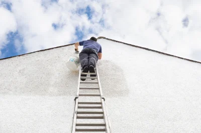 Peinture extérieure à Saint-Coulomb — façades et ravalement